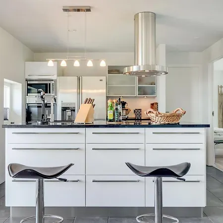 Hans - 700m From The Sea By Interhome *